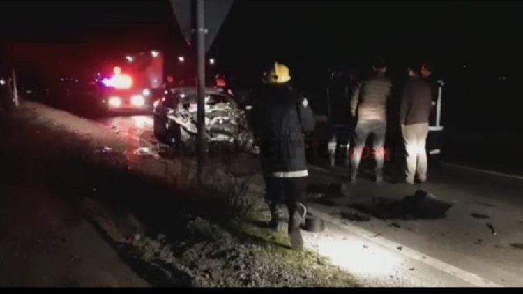 Aksident i rëndë, makina bie në Lanë, humb jetën shoferi…