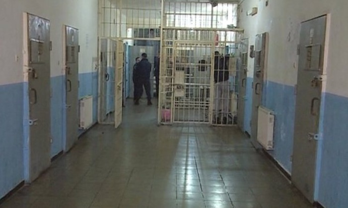 EMRAT/ 32 persona të arrestuar për drogë lënë qelitë, u…