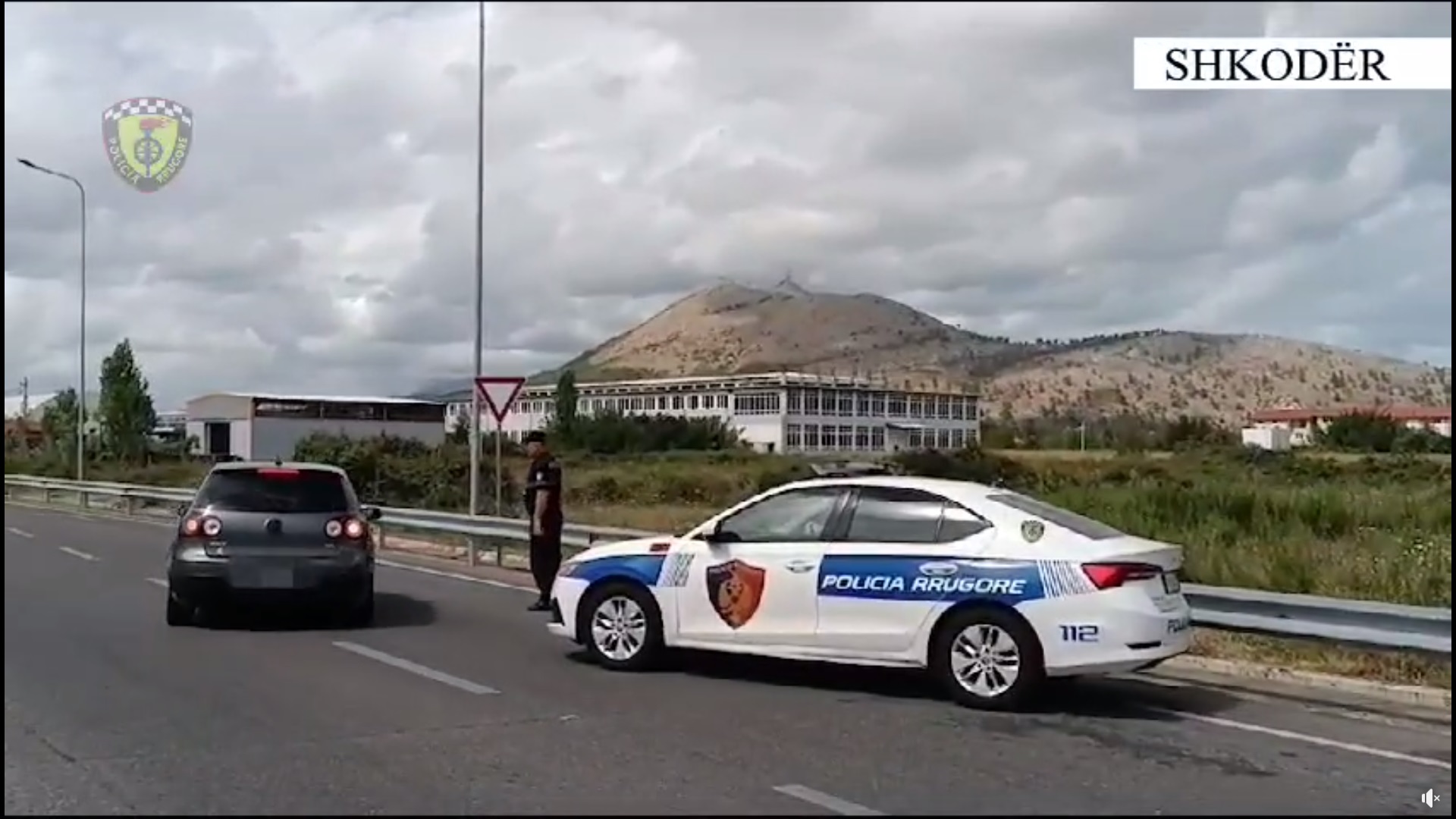 Policia e Shkodres arreston shoferin i cili po drejtonte makinen…