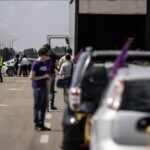 Policia izraelite bllokon autokolonën e ndihmës në Gaza të organizuar…