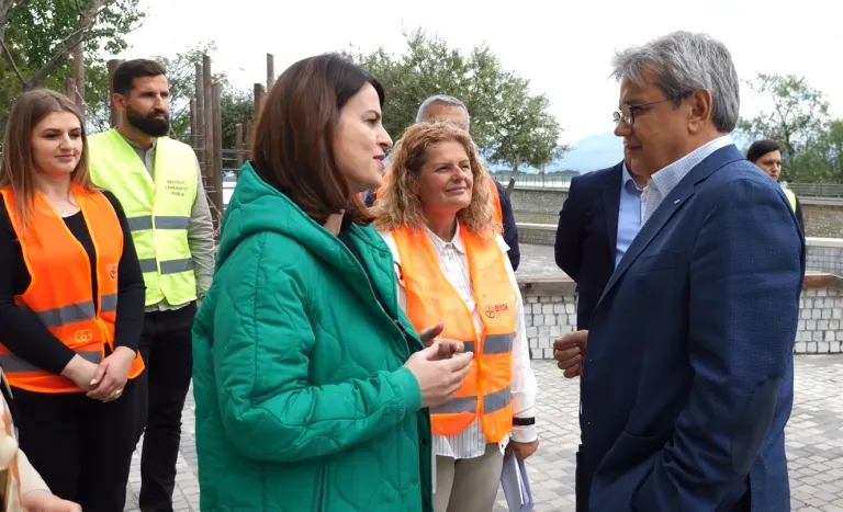 Ministrja Albana Koçiu në Shkodër për dezinsektimin/ Procesi fillon nga…