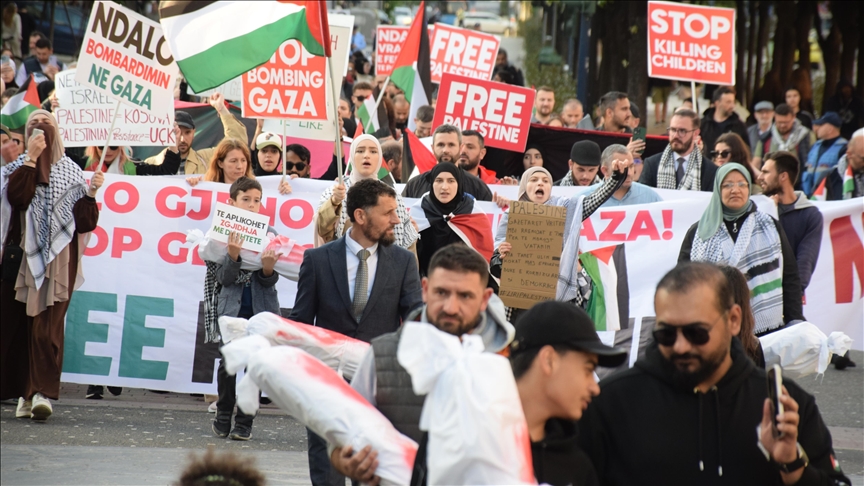 Tiranë/ Mbahet tubim dhe marshim në mbështetje të Palestinës…